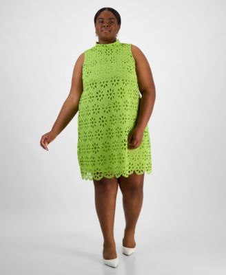 Robbie Bee - Plus Size Mock-Neck Sleeveless Lace Shift Dress