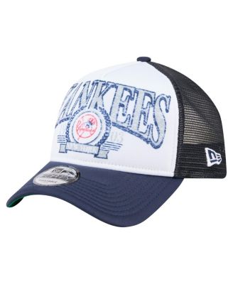 New Era - Men's  Navy New York Yankees Distressed 9FORTY A-Frame Adjustable Trucker Hat