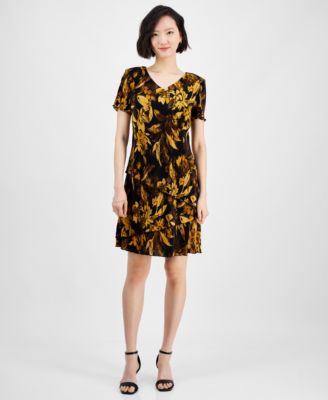 Connected - Women's Pleated Tiered Floral Sheath Dress