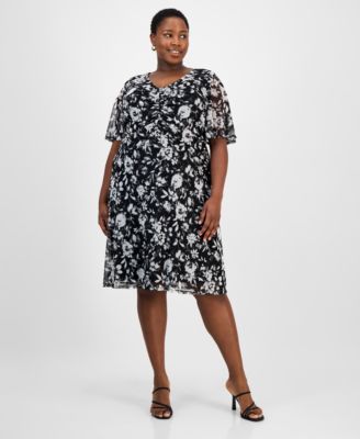 Connected - Plus Size V-Neck Ruch-Front Short-Sleeve Mesh Dress