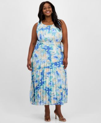 Sandra Darren - Plus Size Printed Pleated Tie-Waist Dress